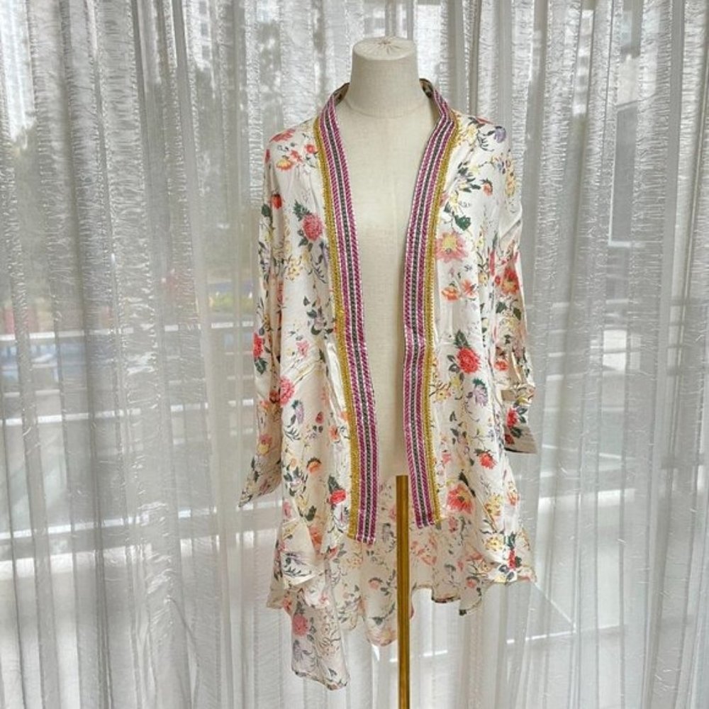 Brand new floral Arnhem cover-up M in cream - Picture 2 of 3